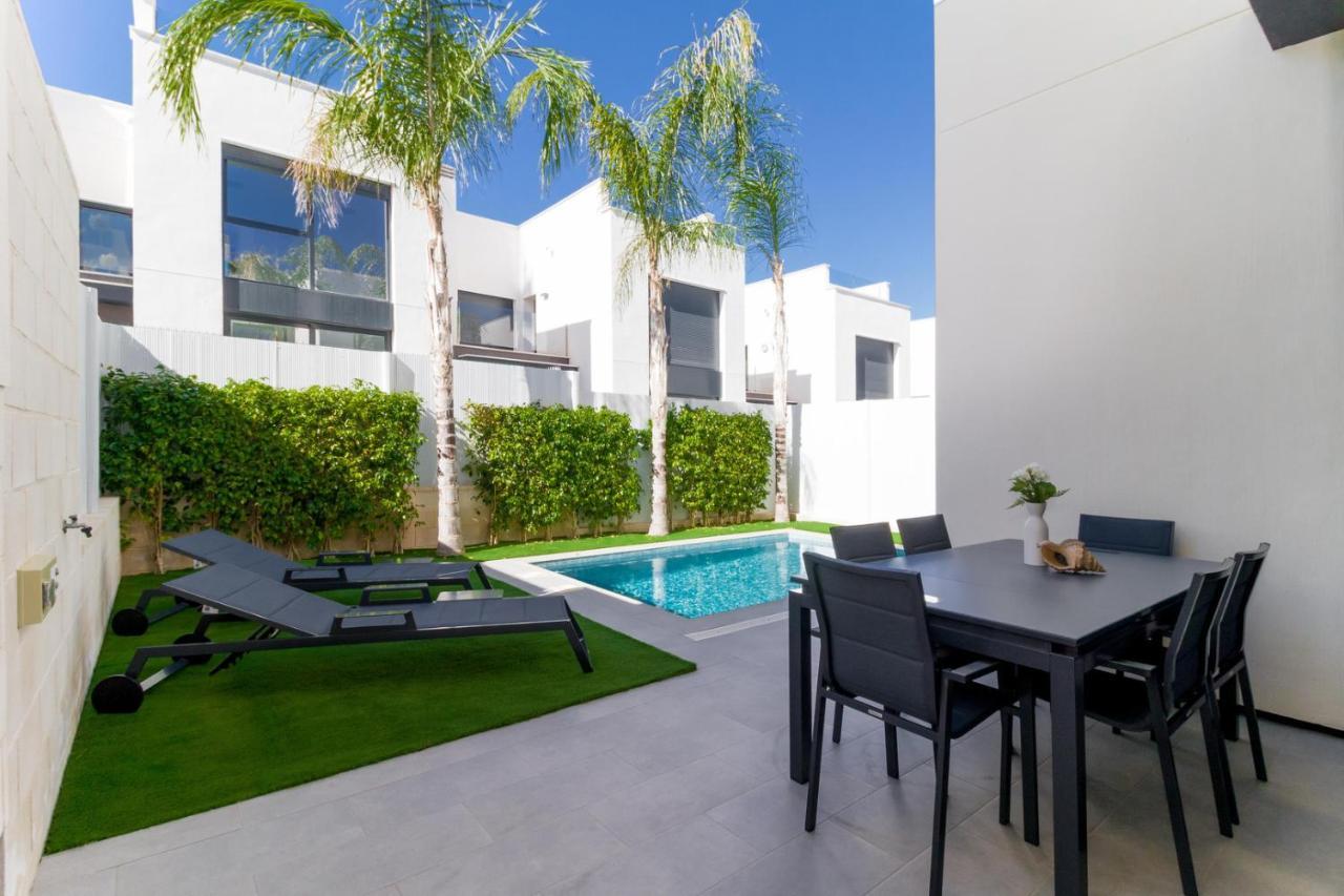 High Tech Villa Navia Spanien Оріуела Екстер'єр фото
